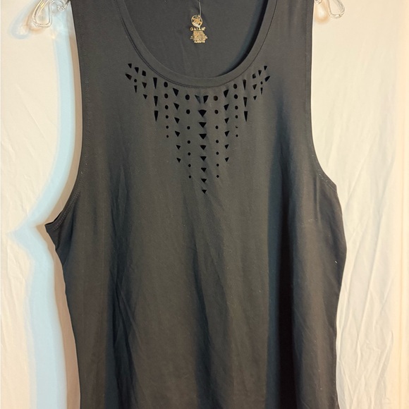 GAIAM Women’s XL Black Tank Top with Laser Cutout Design | Gaiam Lena Tank Top - Picture 2 of 6